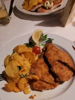 Paniertes Schnitzel Mit Röstkartoffeln Bratkartoffeln