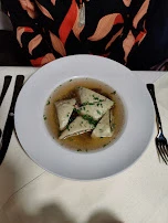 Zwei Maultaschen In Rinderkraftbrühe